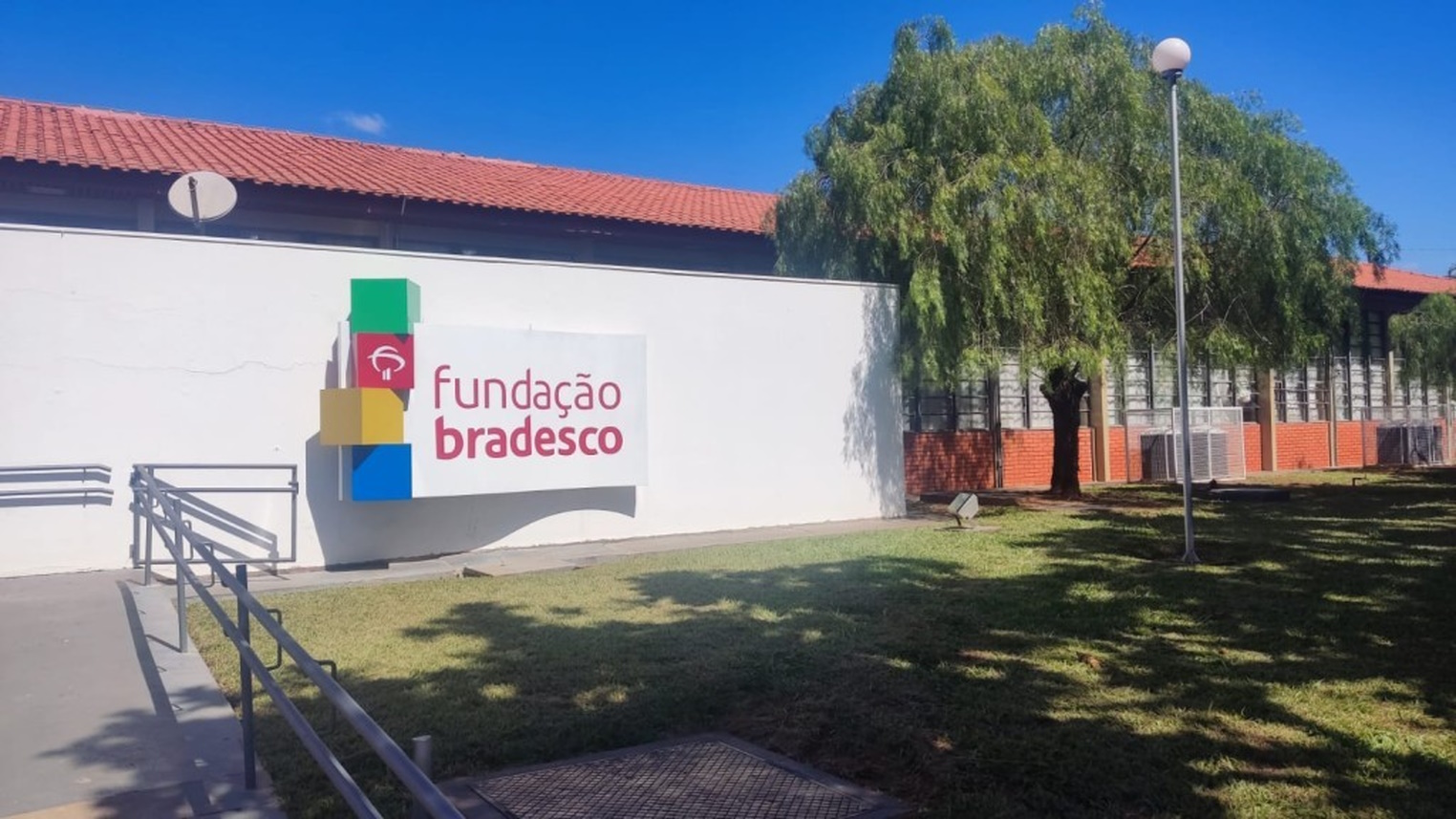 Fundação Bradesco abre vaga para Secretário(a) Escolar em Salvador